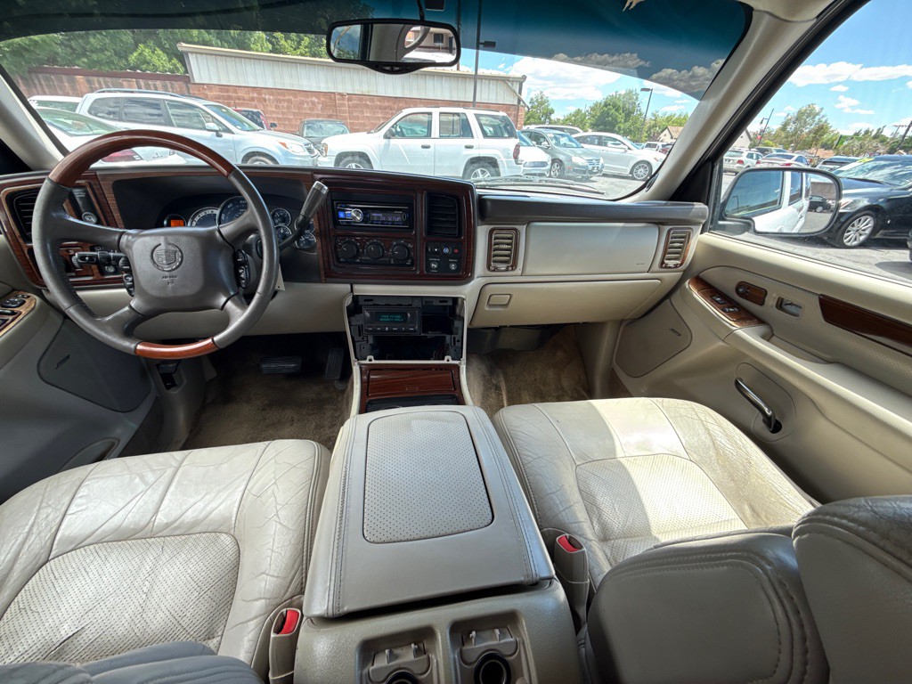 2002 Cadillac Escalade Image 12