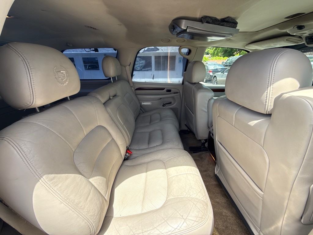 2002 Cadillac Escalade Image 14