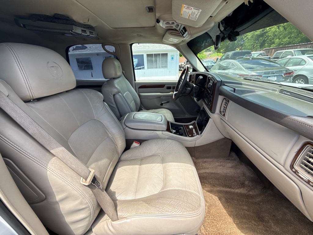 2002 Cadillac Escalade Image 16