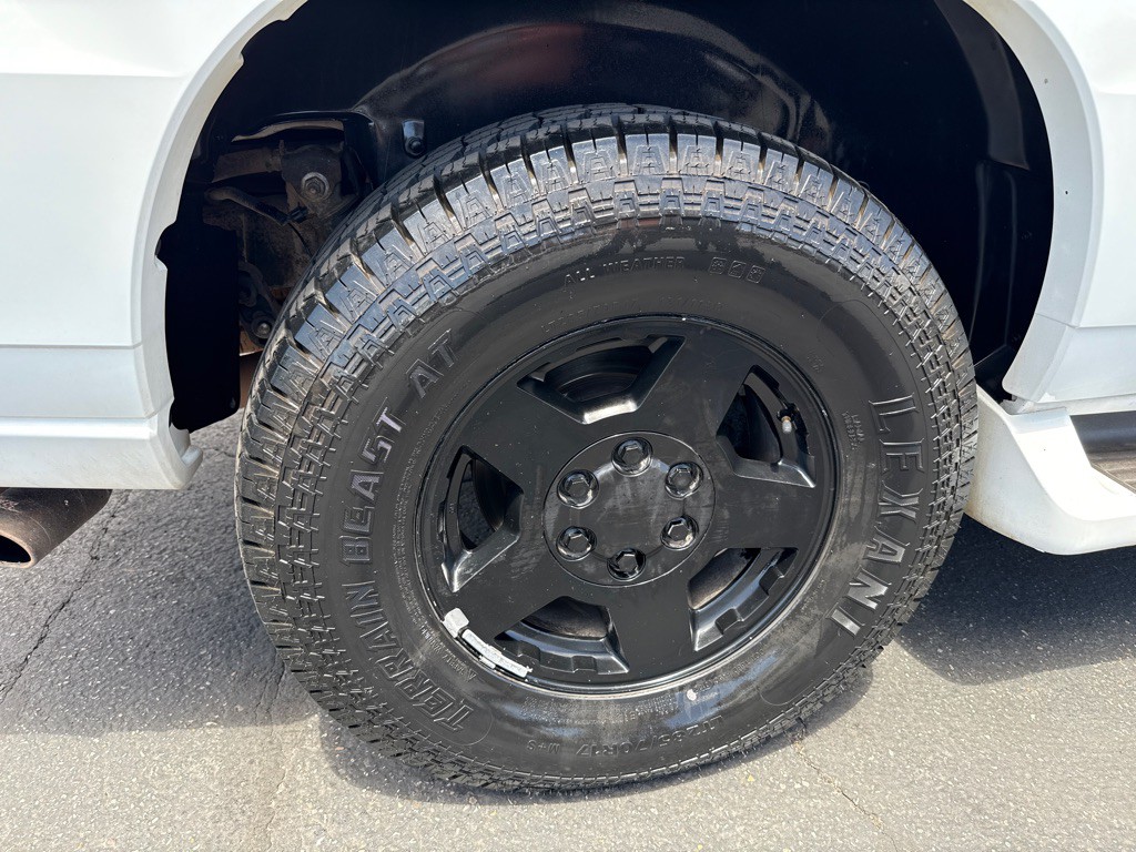 2002 Cadillac Escalade Image 18