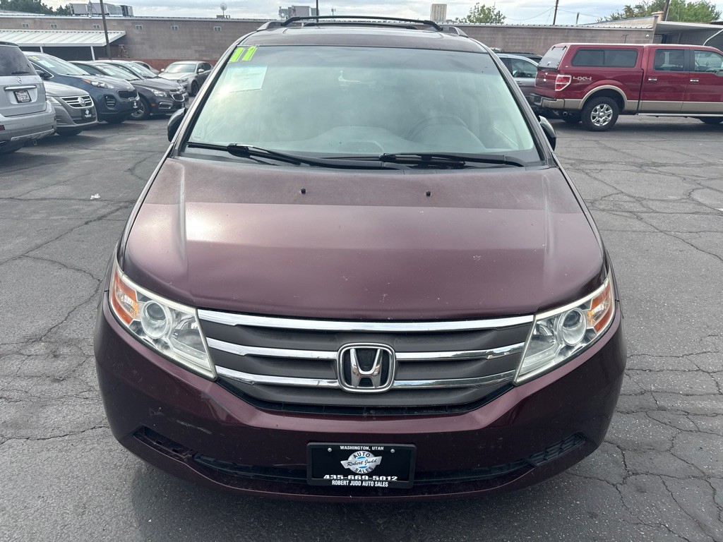 2011 Honda Odyssey Image 2