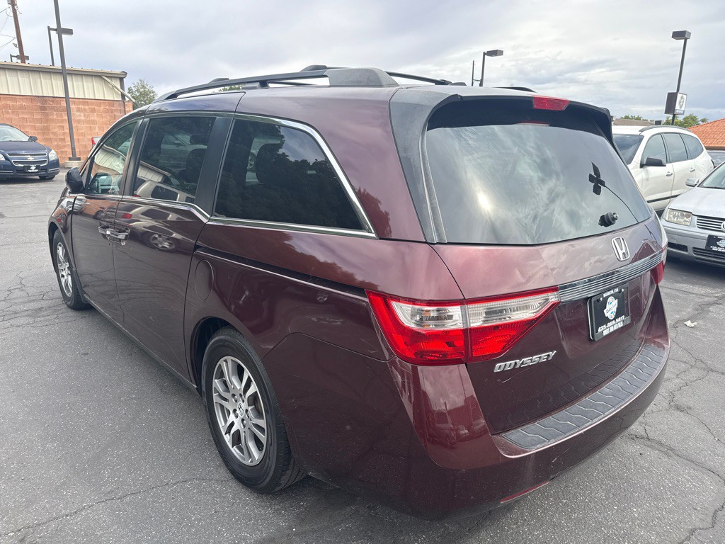 2011 Honda Odyssey Image 4