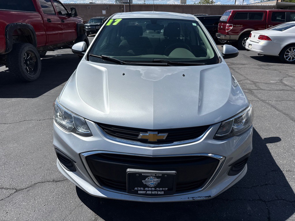 2017 Chevrolet Sonic Image 2