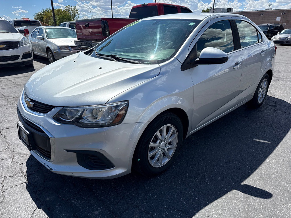 2017 Chevrolet Sonic Image 3