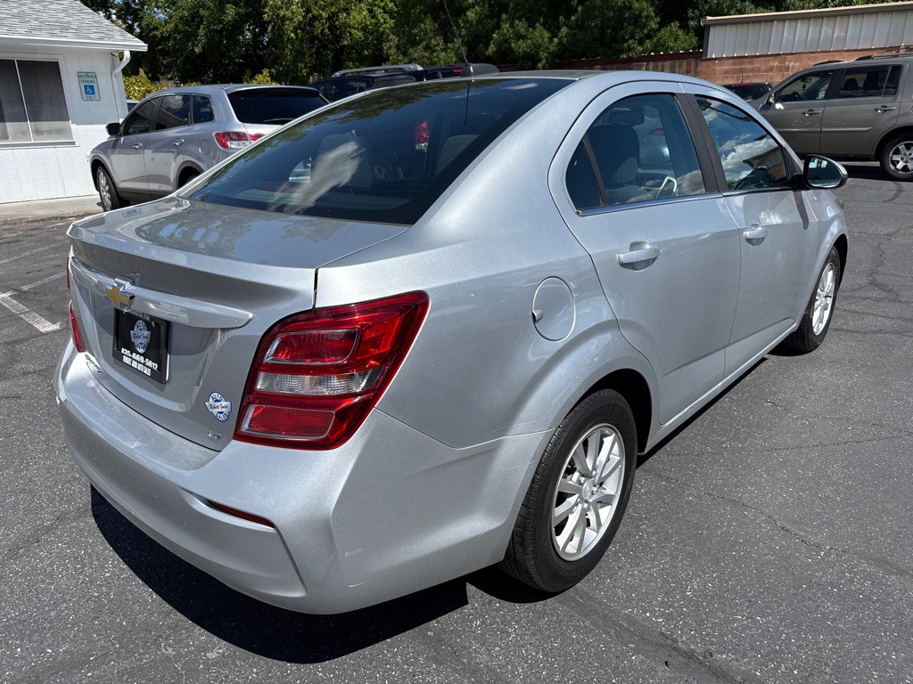 2017 Chevrolet Sonic Image 6