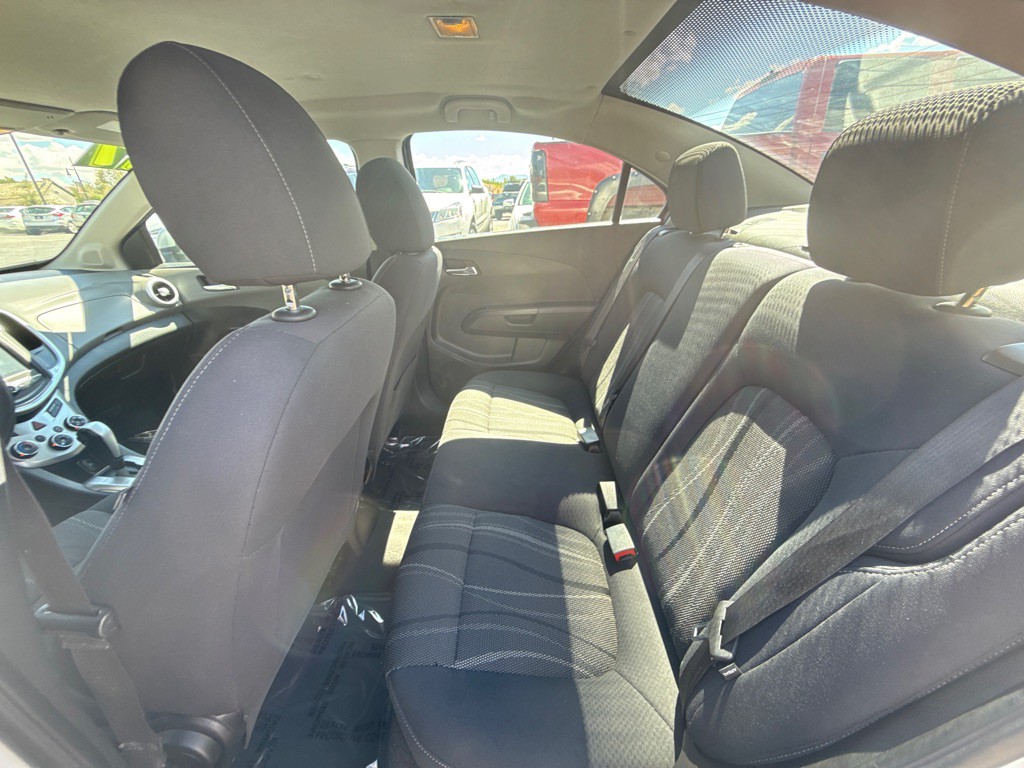 2017 Chevrolet Sonic Image 10