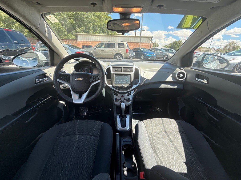 2017 Chevrolet Sonic Image 12