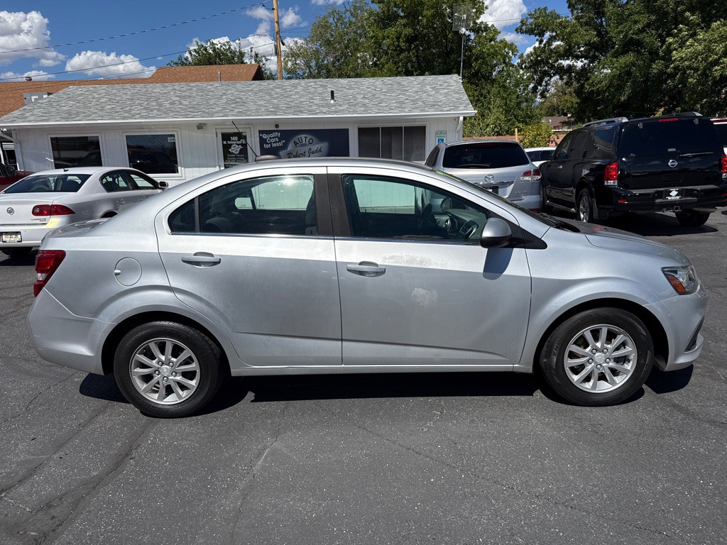 2017 Chevrolet Sonic Image 19