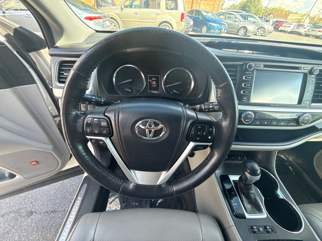 2014 Toyota Highlander Image 9