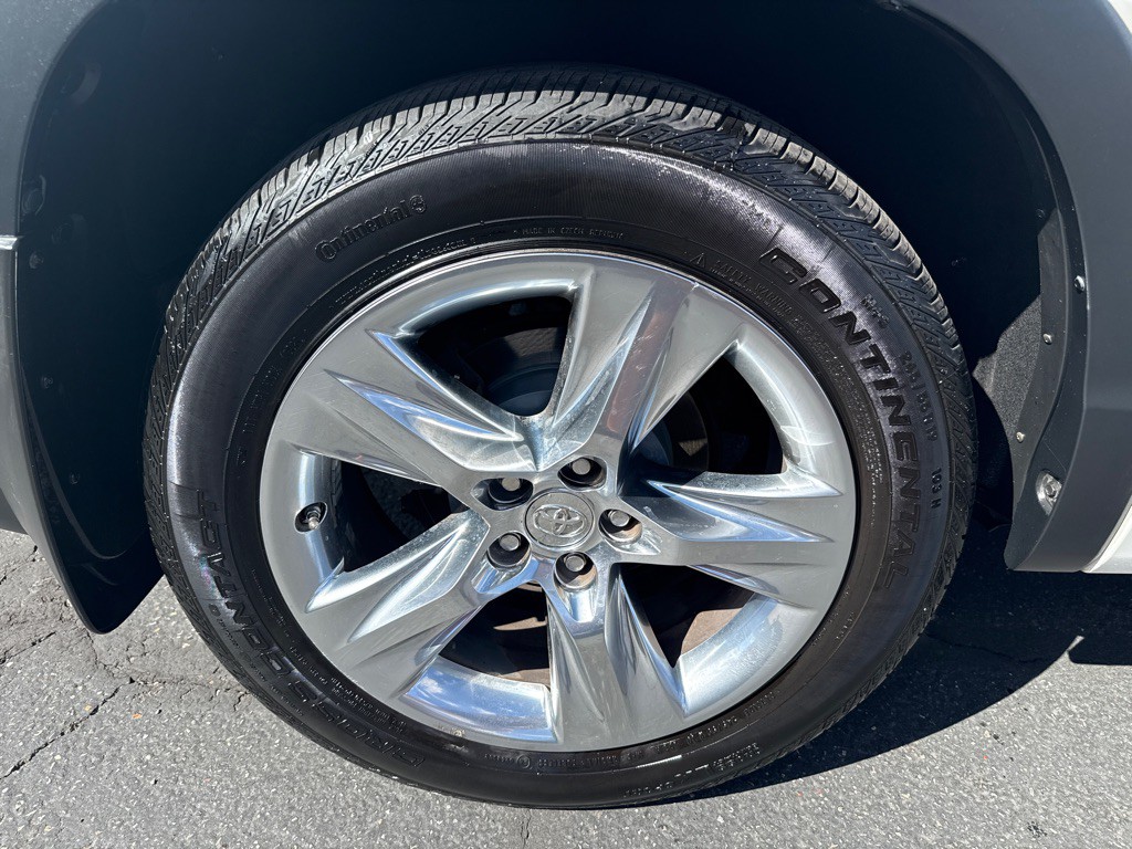2014 Toyota Highlander Image 19