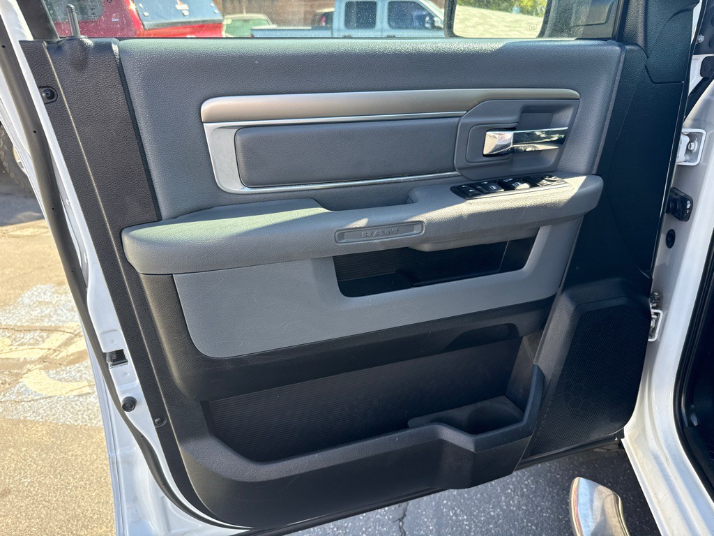 2016 RAM 1500 Image 8