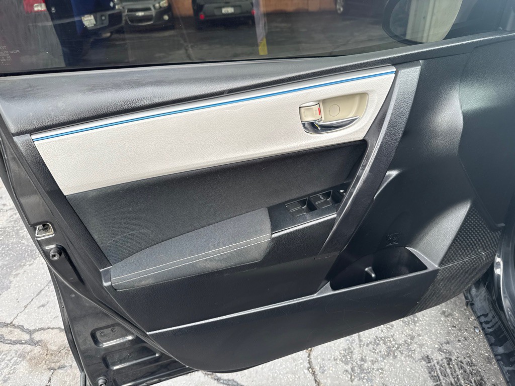 2016 Toyota Corolla Image 8