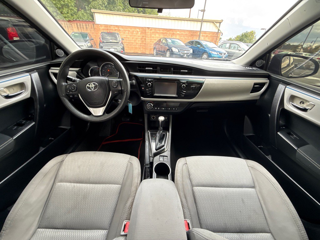 2016 Toyota Corolla Image 12