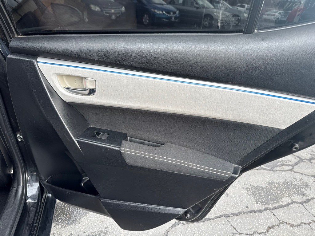 2016 Toyota Corolla Image 14