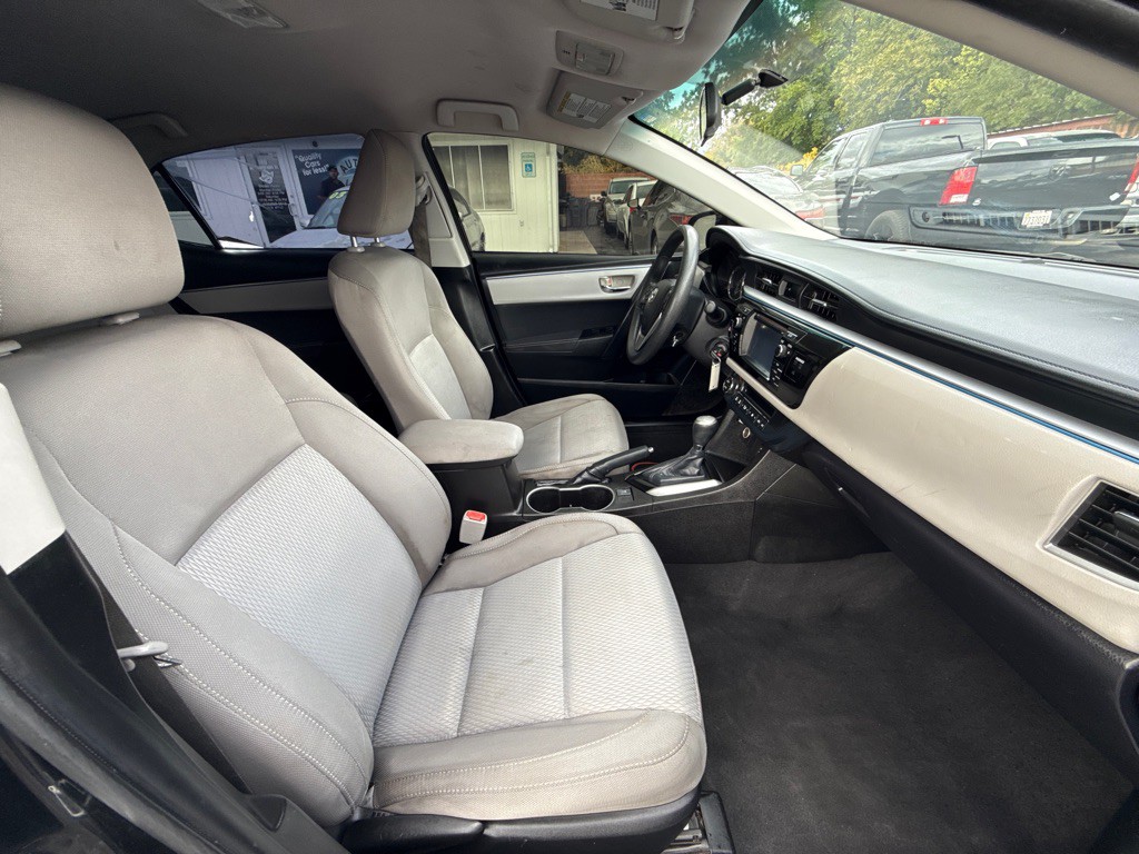 2016 Toyota Corolla Image 15