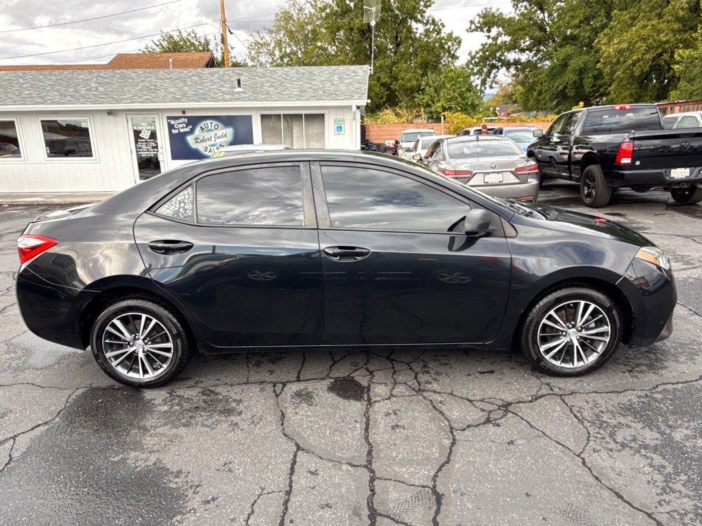 2016 Toyota Corolla Image 19