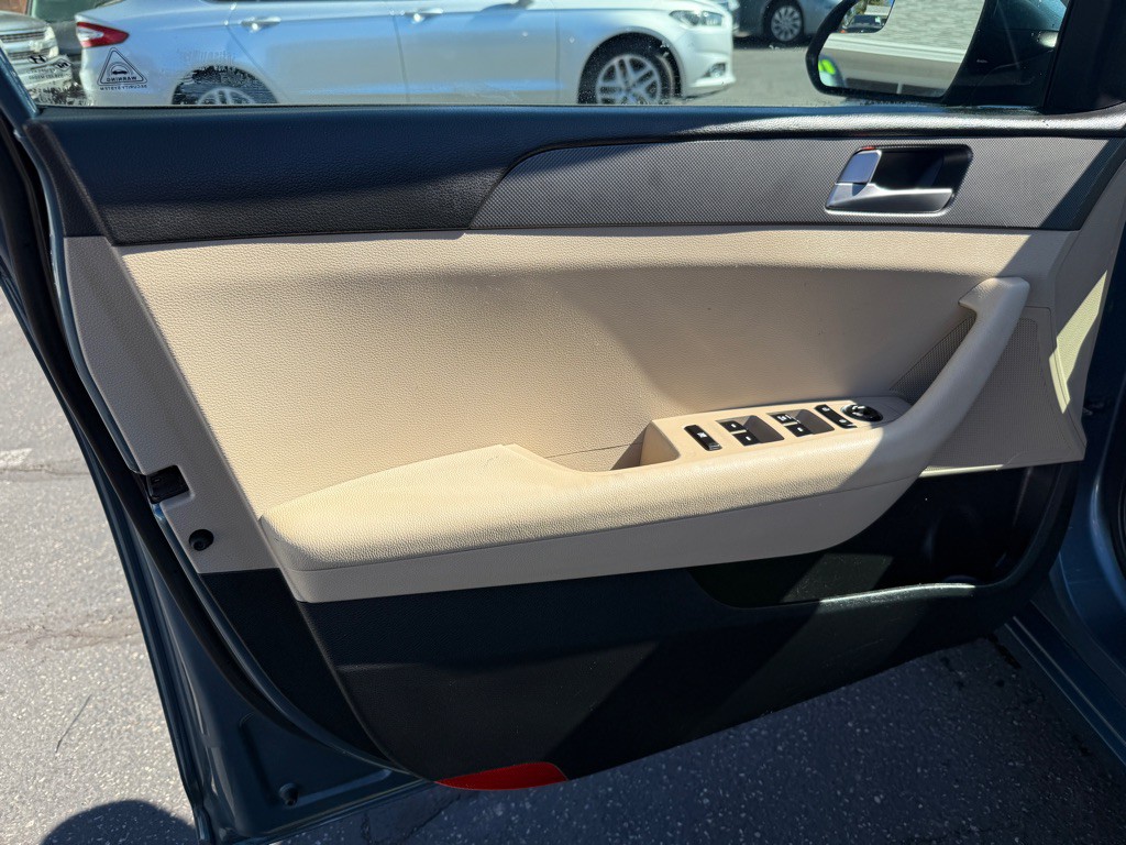 2016 Hyundai Sonata Image 8