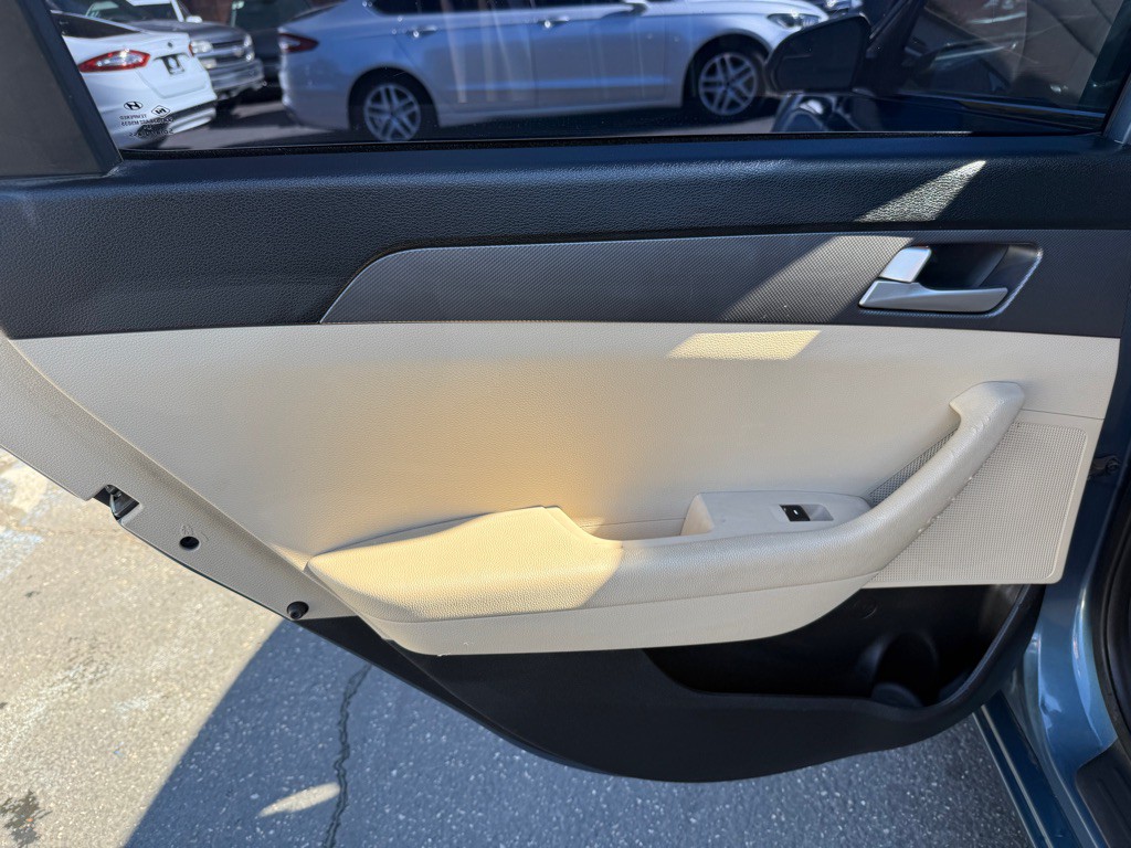 2016 Hyundai Sonata Image 12