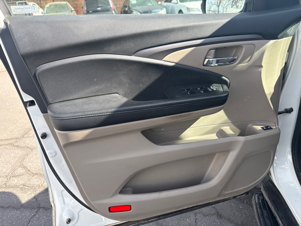 2016 Honda Pilot Image 9