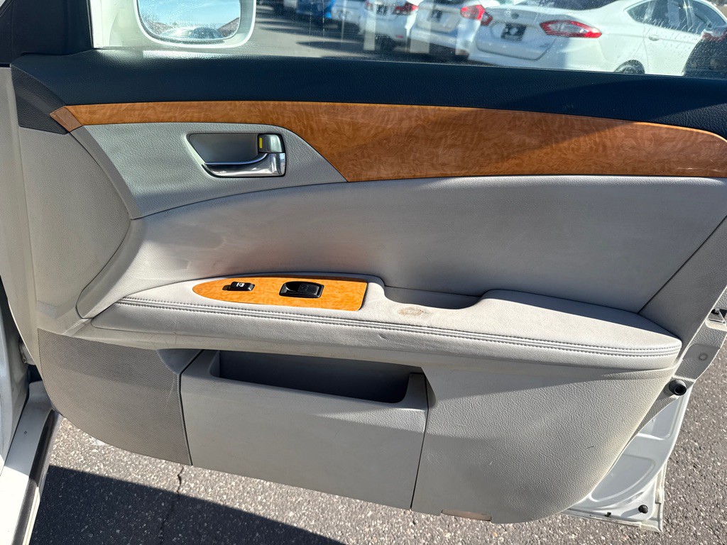2006 Toyota Avalon Image 16