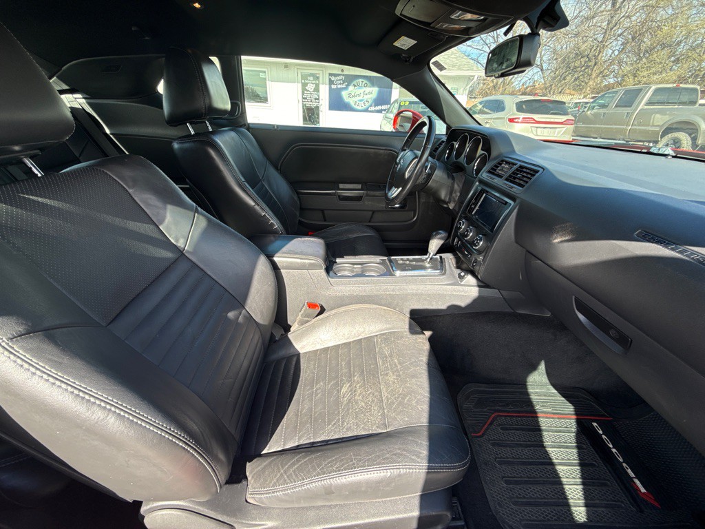 2014 Dodge Challenger Image 11