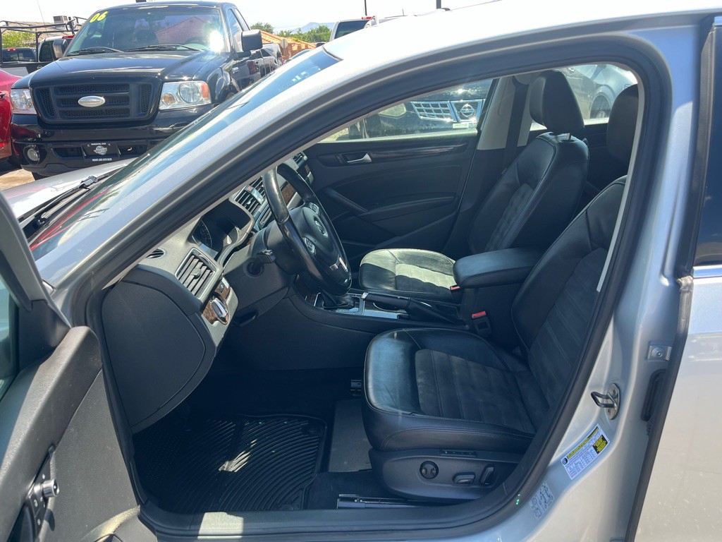 2014 Volkswagen Passat Image 7