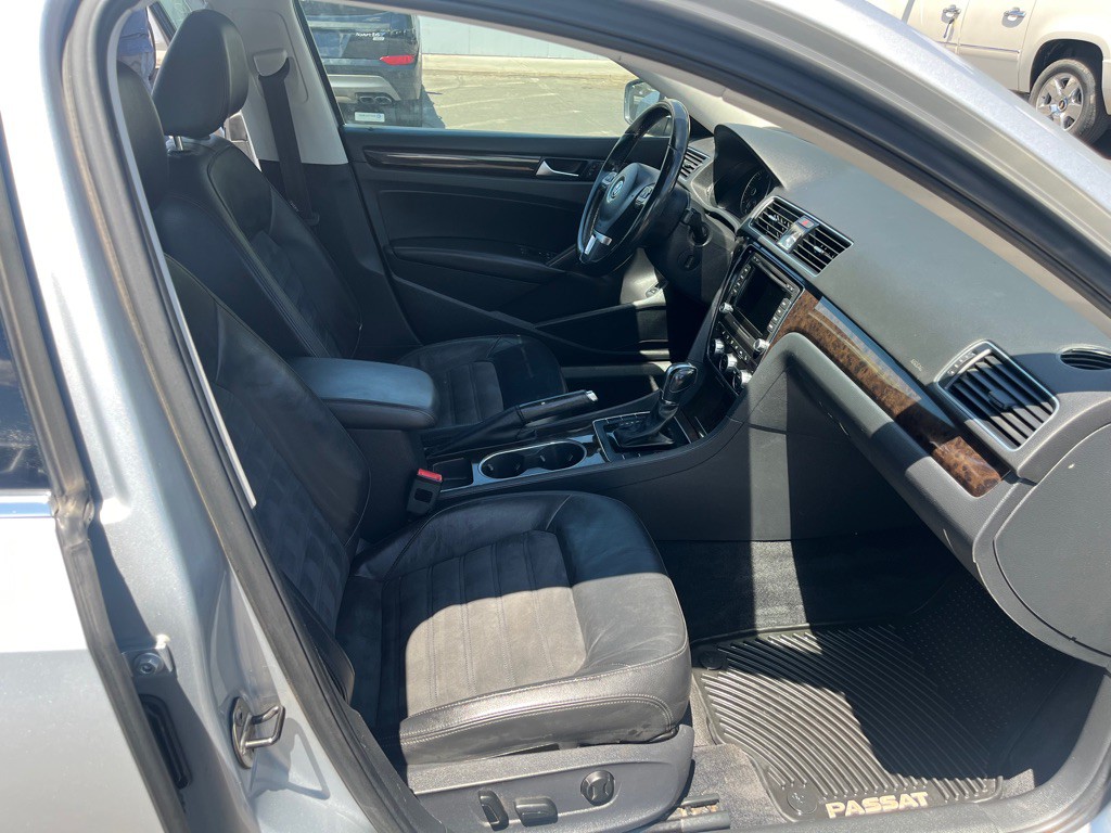2014 Volkswagen Passat Image 15
