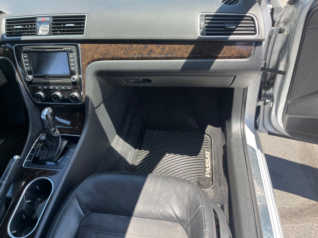 2014 Volkswagen Passat Image 16