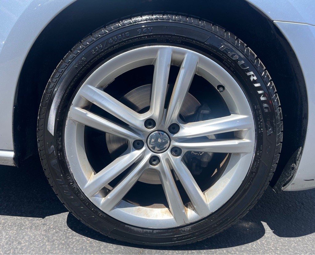2014 Volkswagen Passat Image 18
