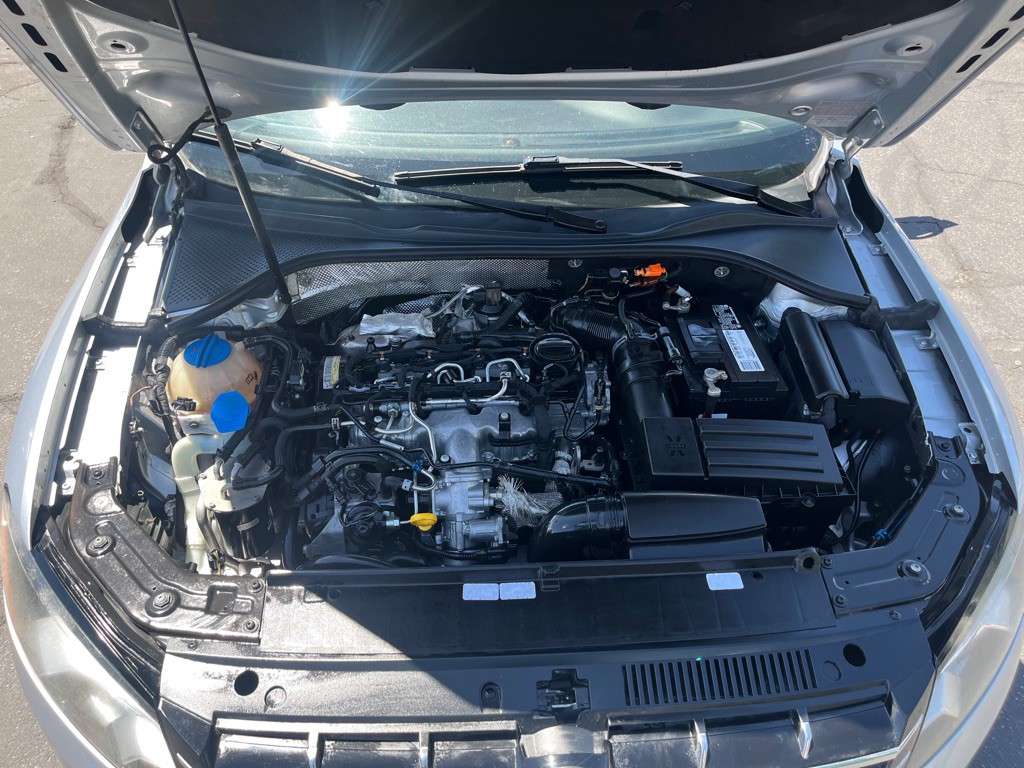 2014 Volkswagen Passat Image 19