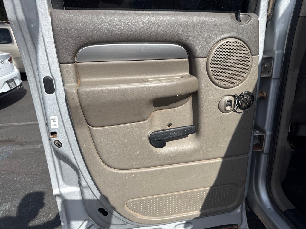 2005 Dodge Ram 2500 Image 13