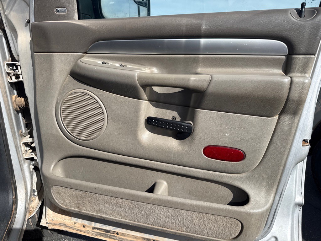 2005 Dodge Ram 2500 Image 17