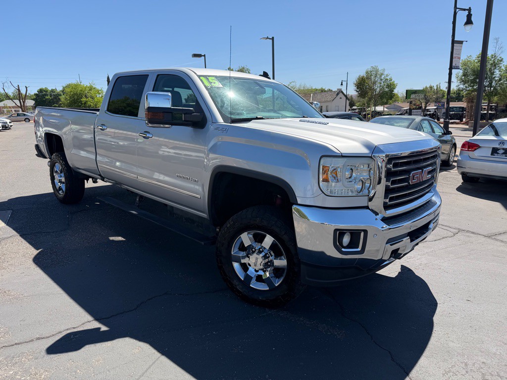 2015 GMC Sierra Image 1