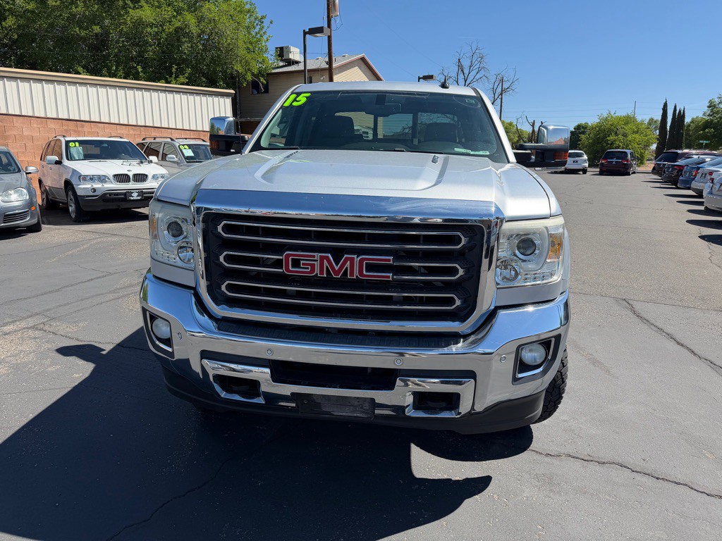 2015 GMC Sierra Image 2