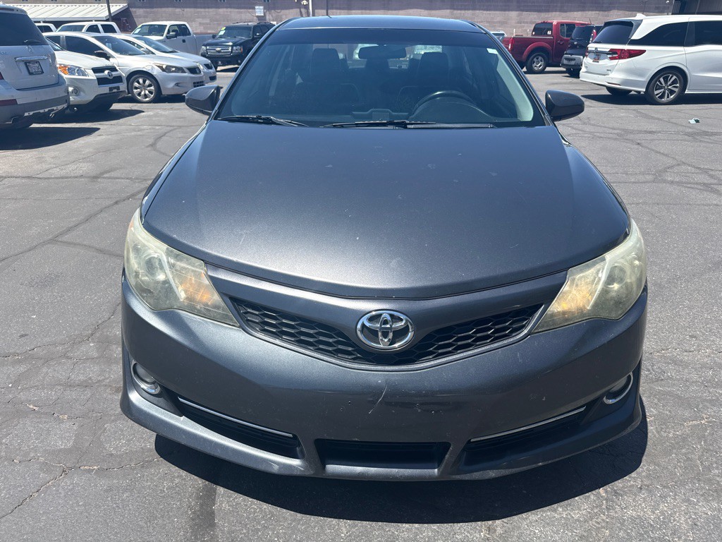 2013 Toyota Camry Image 2