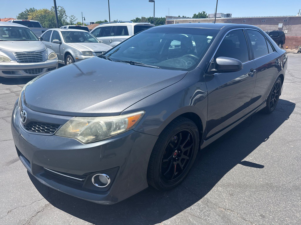 2013 Toyota Camry Image 3