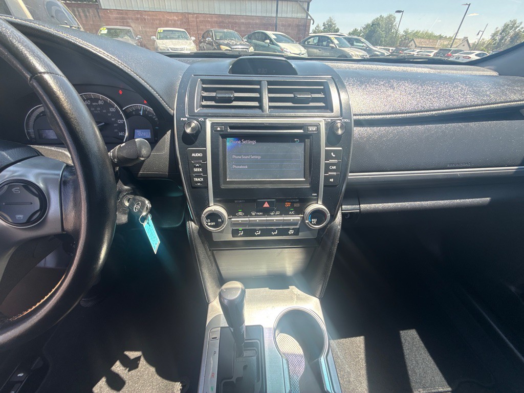 2013 Toyota Camry Image 10