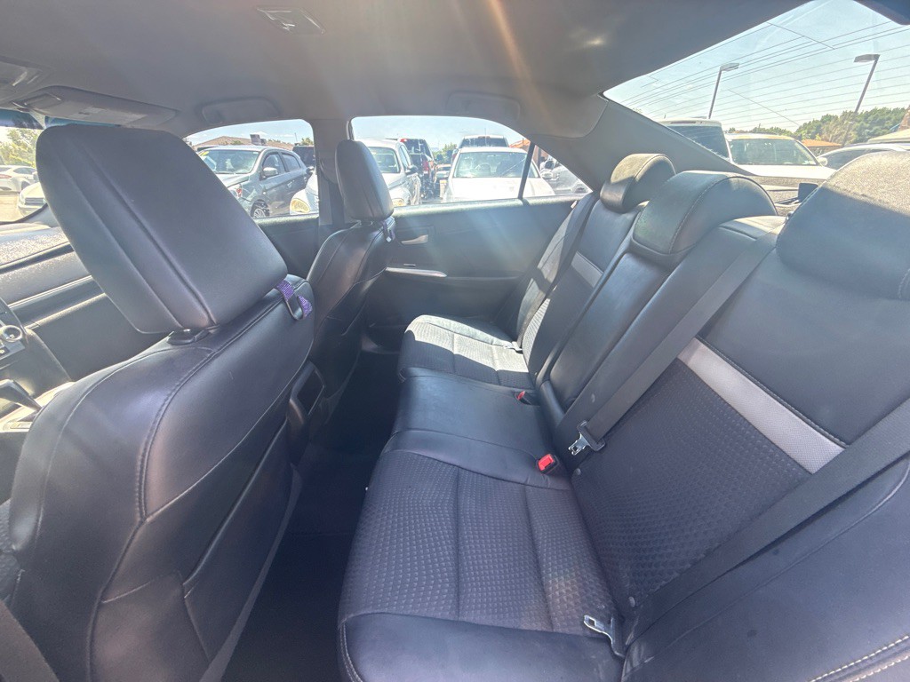 2013 Toyota Camry Image 11