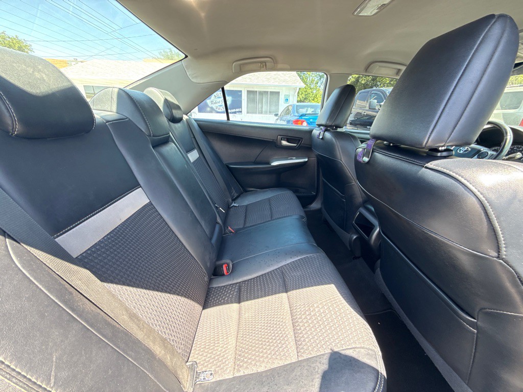 2013 Toyota Camry Image 13