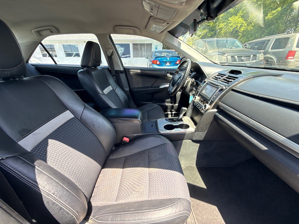 2013 Toyota Camry Image 15