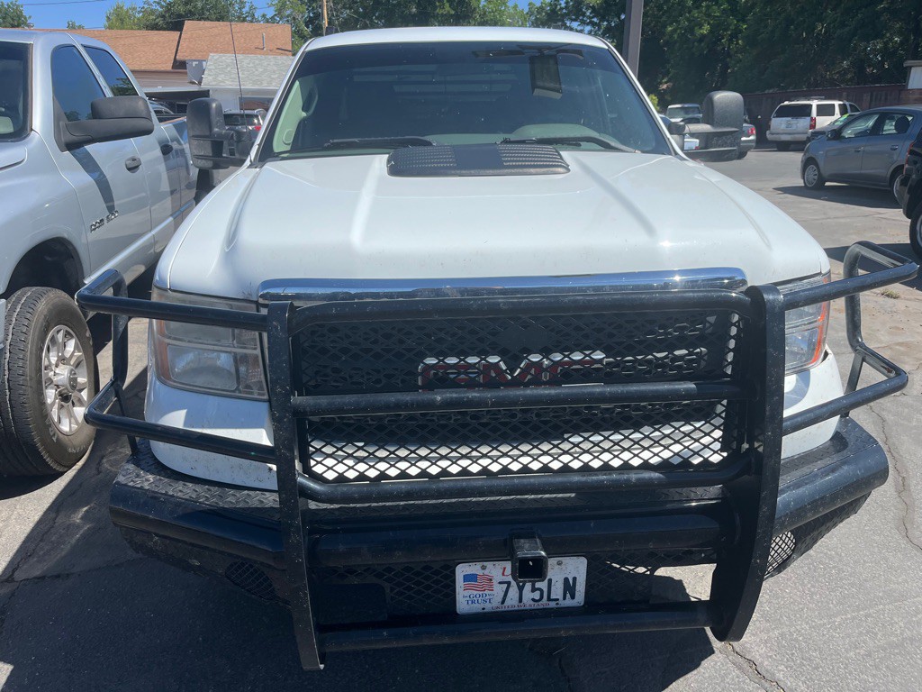 2011 GMC Sierra Image 2