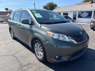 Image for 2011 Toyota Sienna XLE ID: 7498237