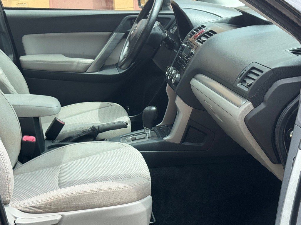 2015 Subaru Forester Image 8