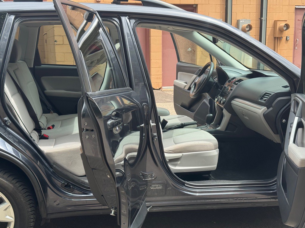 2015 Subaru Forester Image 12