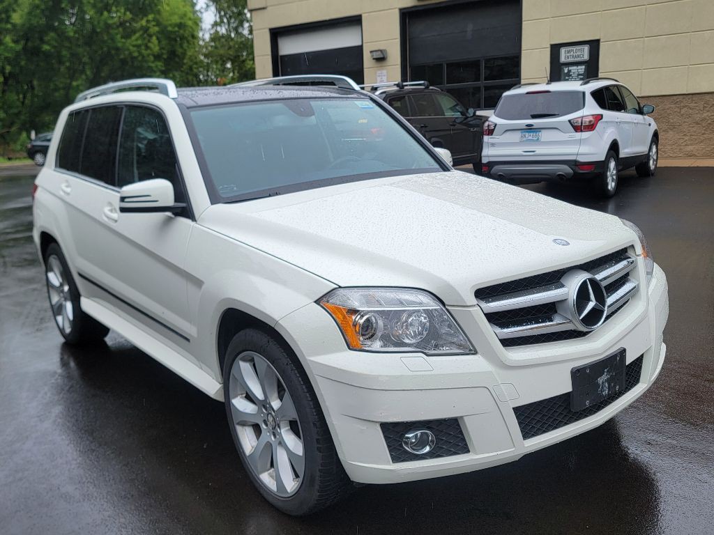 2010 Mercedes-Benz GLK-Class Image 2