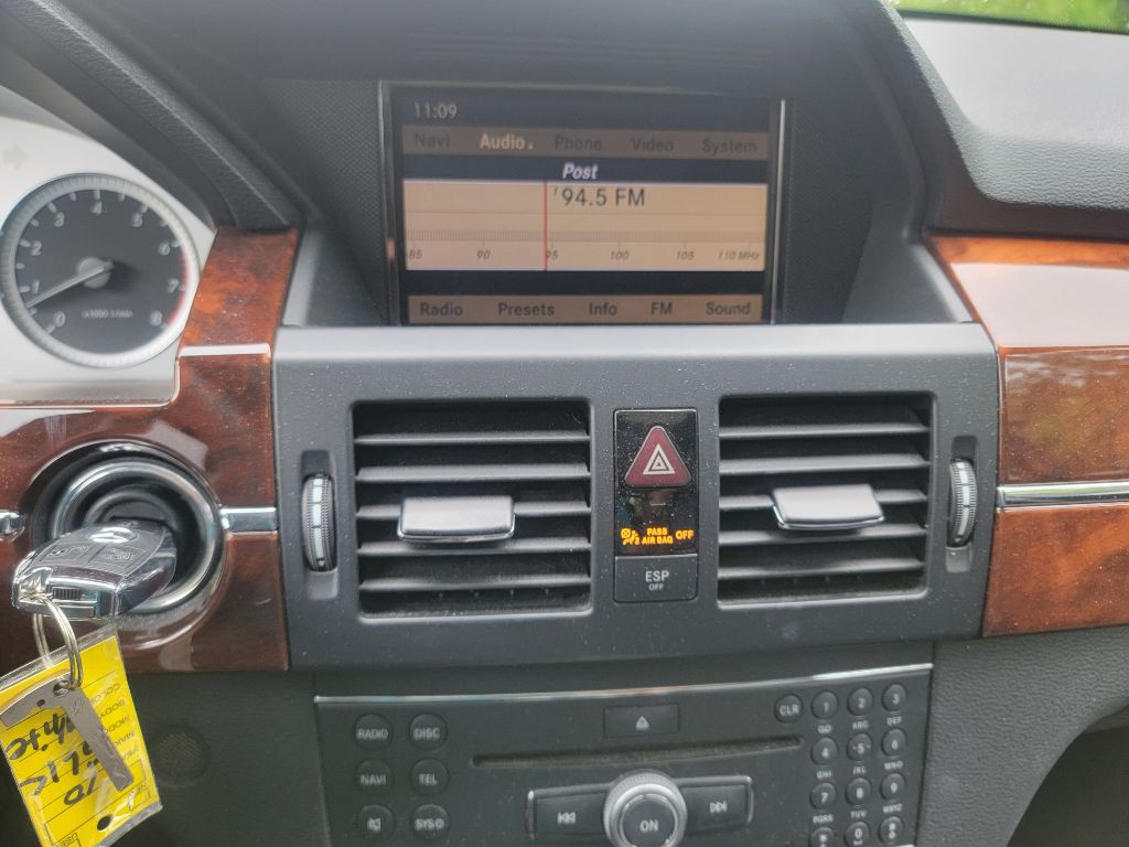 2010 Mercedes-Benz GLK-Class Image 18
