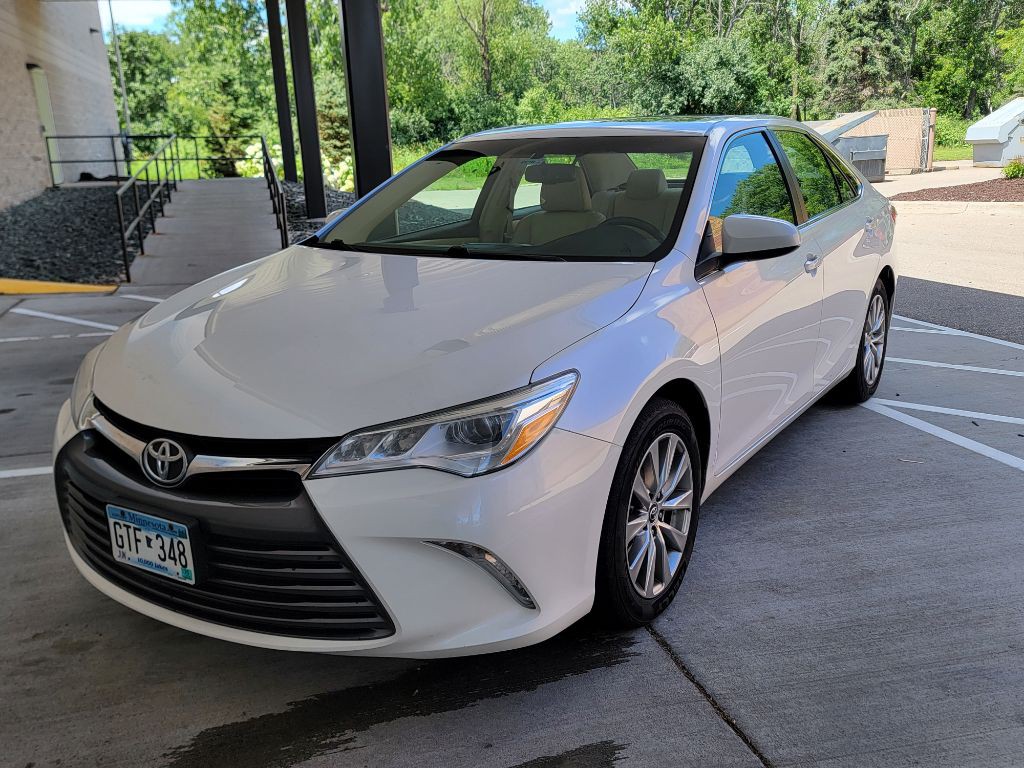2015 Toyota Camry Image 1