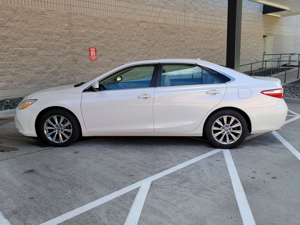 2015 Toyota Camry Image 5