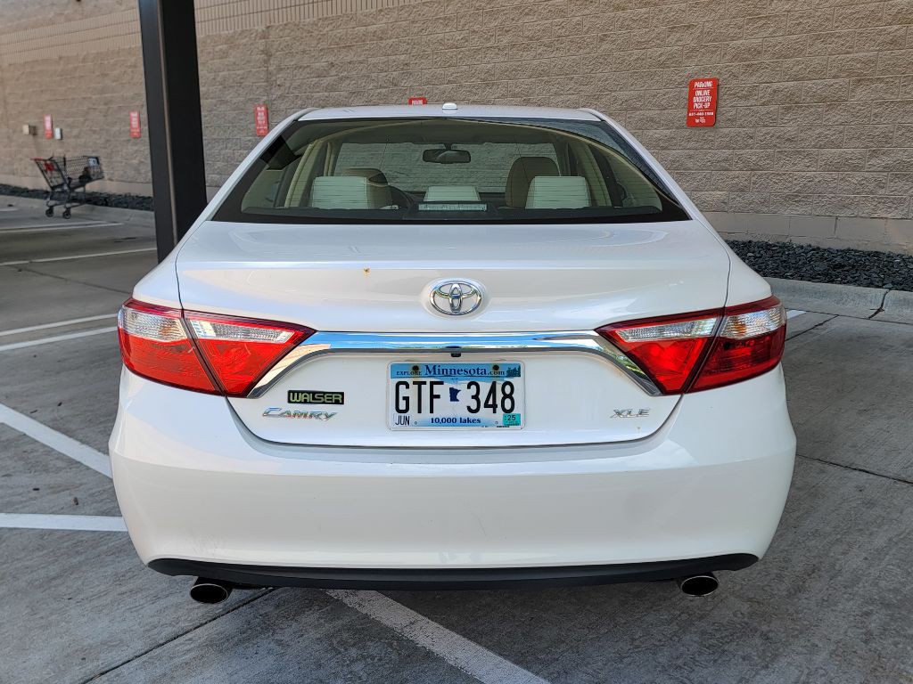 2015 Toyota Camry Image 8