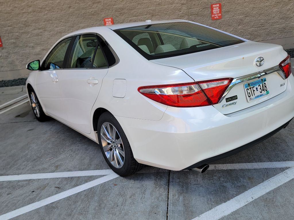 2015 Toyota Camry Image 9